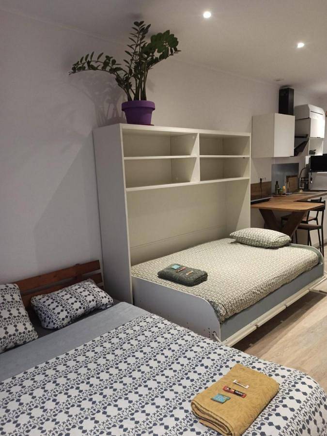 Appartement entier, Studio 2 au calme rénové 2023 Garage in Saint-Pierre-des-Corps, Région de Tours