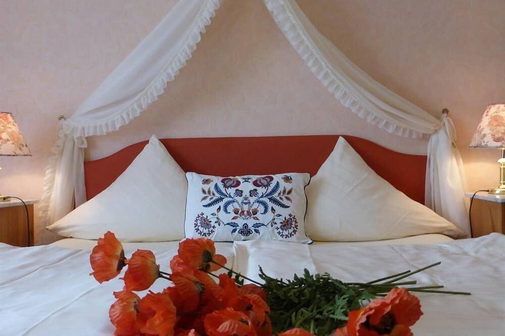 Gästehaus Birnbaumhof - Ferienwohnung \"Blütenzauber\" in Schwedelbach, Saar-Nahe-Bergland