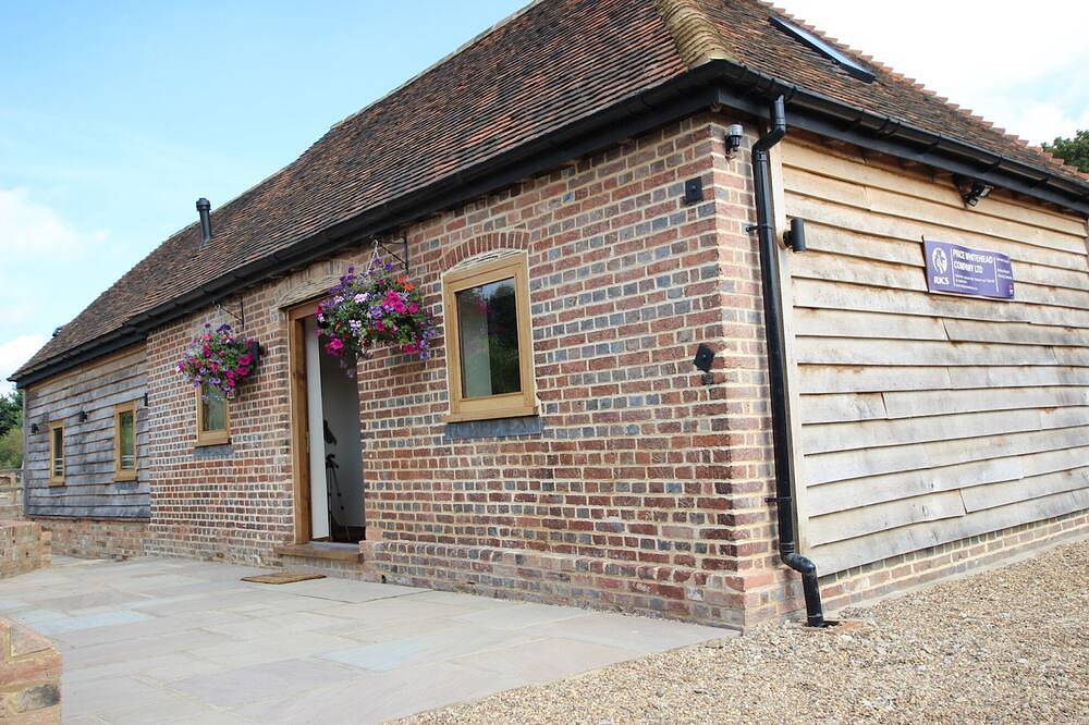 The Stable - Beautifully Converted Cottage in Rural Setting Near Tenterden in Tenterden, Ashford region