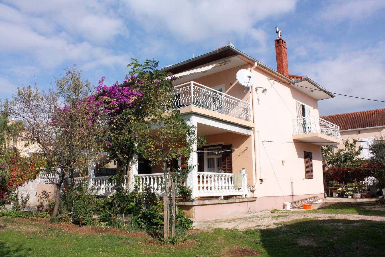 Ganze Wohnung, 2-Zimmer-Ferienwohnung am Strand Bibinje, Zadar A-5865-b in Bibinje, Zadar