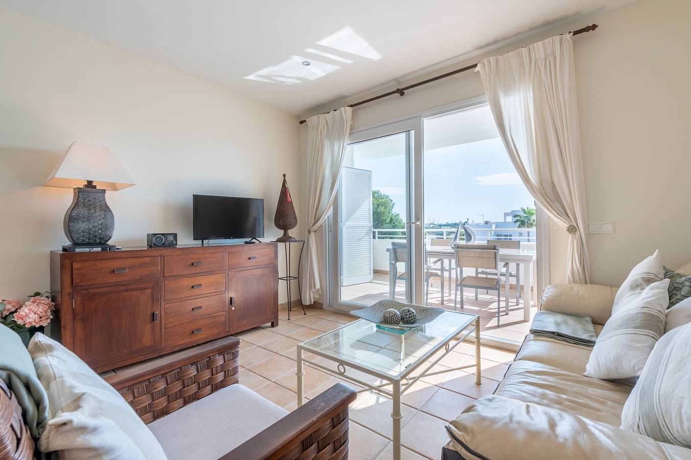 Apartamento entero, Apartamento 'El Puerto I B1-7 Cala Dor Marina' con piscina compartida, Wi-Fi y aire acondicionado. in Cala d'Or, Santanyí