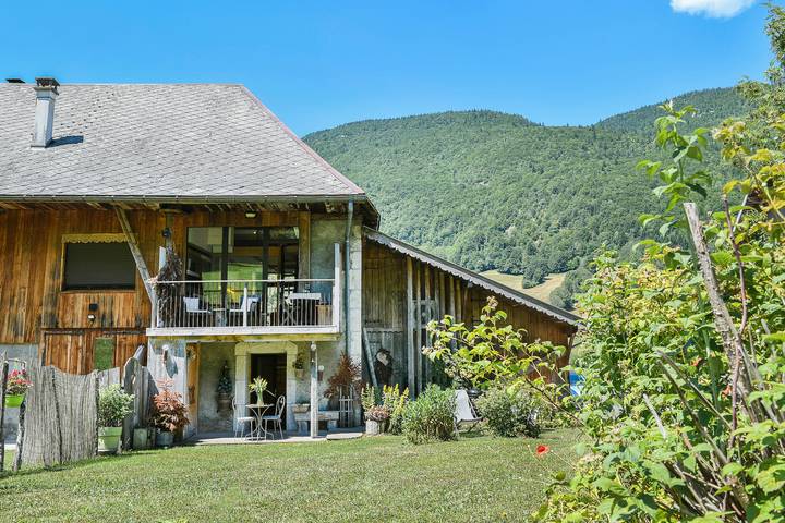 Location de vacances pour 4 personnes, avec jacuzzi et jardin dans Station Aillons Margeriaz - 2