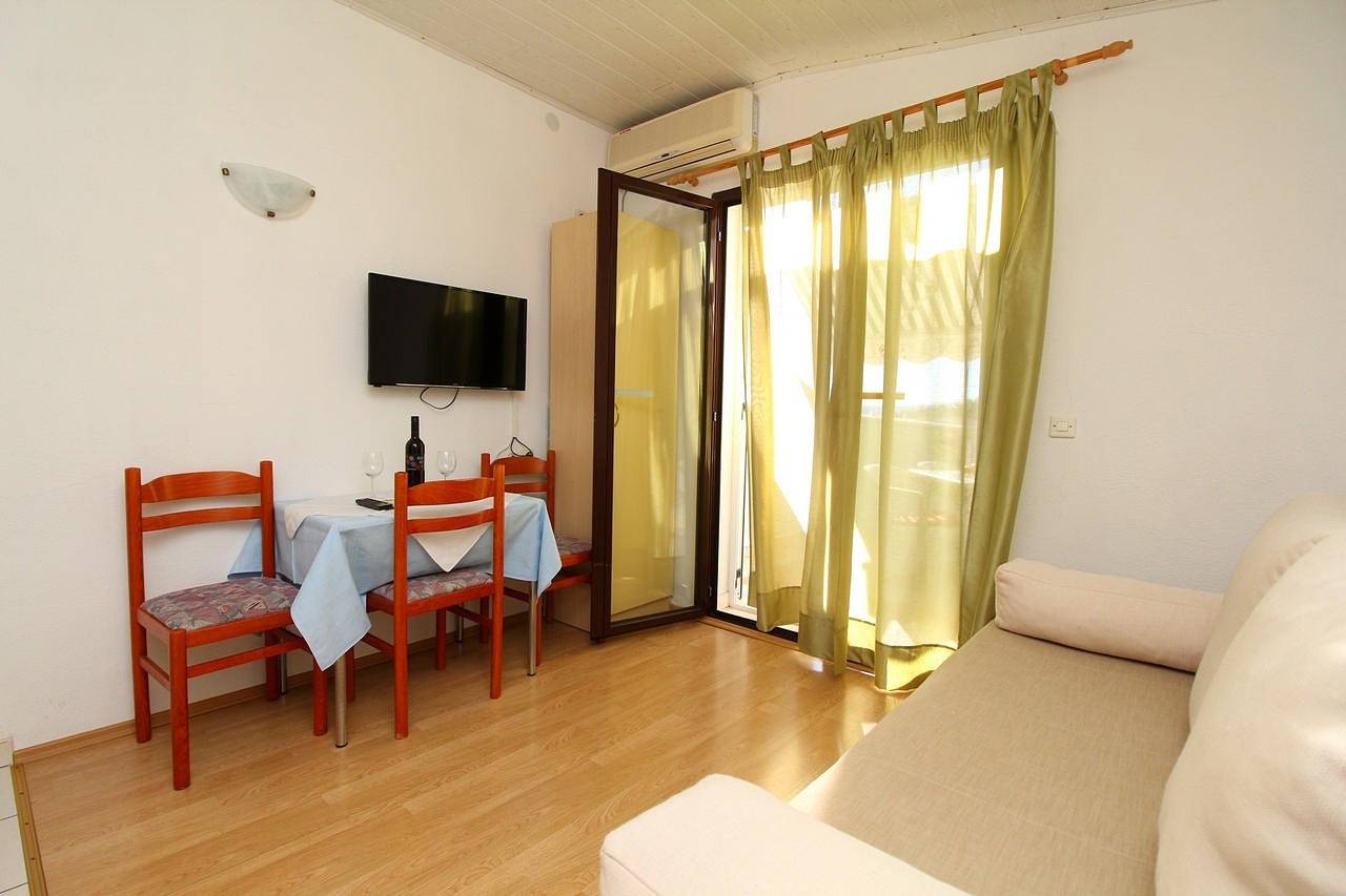 Entire apartment, One bedroom apartment with terrace and sea view Živogošće - Blato, Makarska A-24290-f in Zivogosce, Makarska Riviera