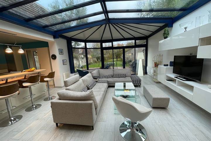 Location de vacances pour 10 personnes, avec Balcon et Jardin dans Office De Tourisme De Luc Sur Mer