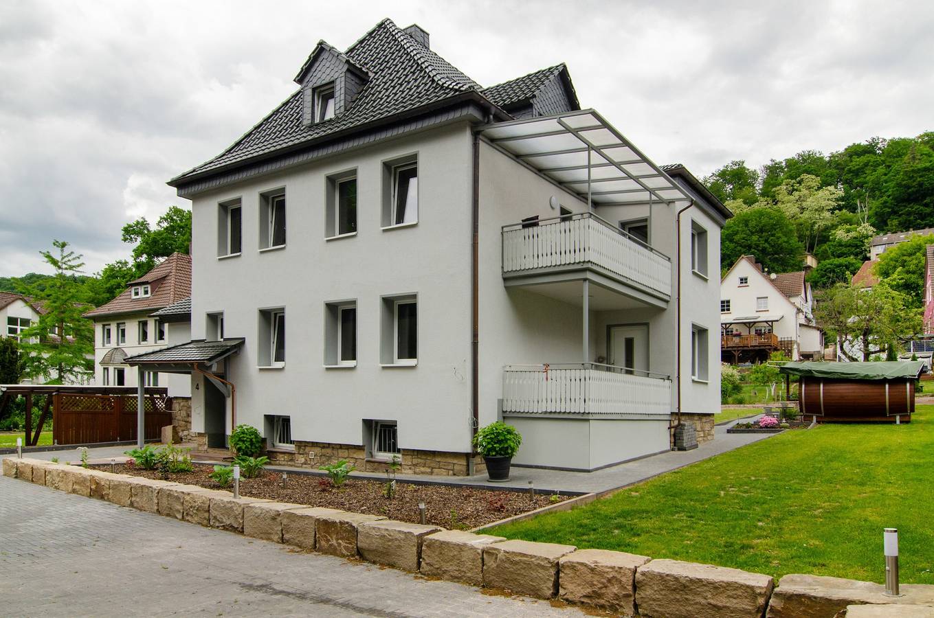 Ganze Wohnung, Wohnung 1 Zitronenzauber mit eigenem Balkon, gemeinsamem Garten und Wlan in Bad Karlshafen, Hessisches Bergland