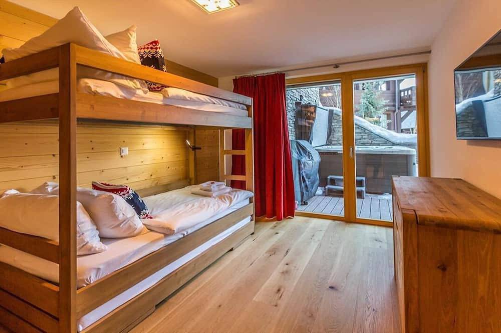 Appartement entier, Luxury Apartment, 3 Bedrooms with Jacuzzi Chalet Rahas A Grimentz - By Mrs Miggins in Grimentz, Anniviers