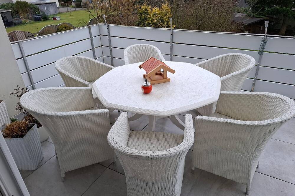 Ganze Wohnung, Ferienwohnung Nordenham für 1 - 4 Personen mit 2 Schlafzimmern - Ferienwohnung in Ein- oder Mehrfami in Nordenham, Wesermarsch