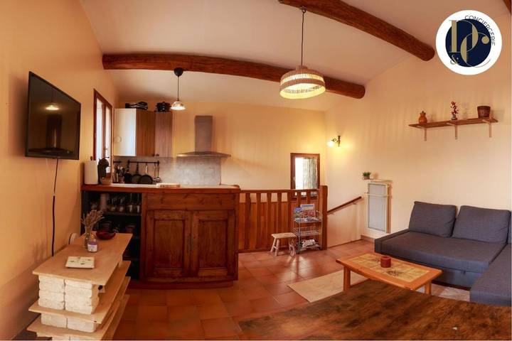 Location de vacances pour 3 personnes, avec terrasse, animaux acceptés dans Office De Tourisme De Greoux Les Bains