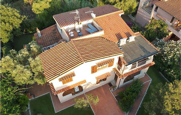 Gîte pour 7 personnes, avec terrasse à San Teodoro - 2