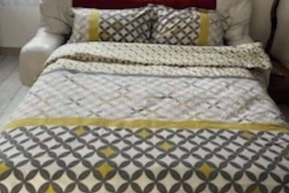 Small village center gîte in Montbazon, Región de Tours