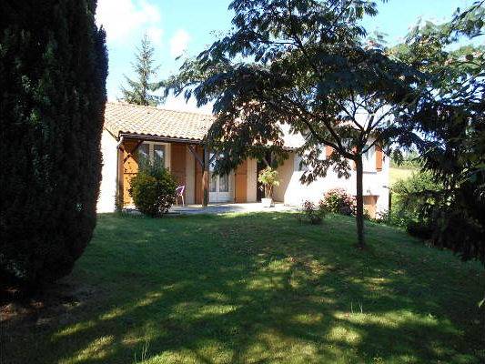 Gîte pour 6 personnes, avec terrasse et jardin