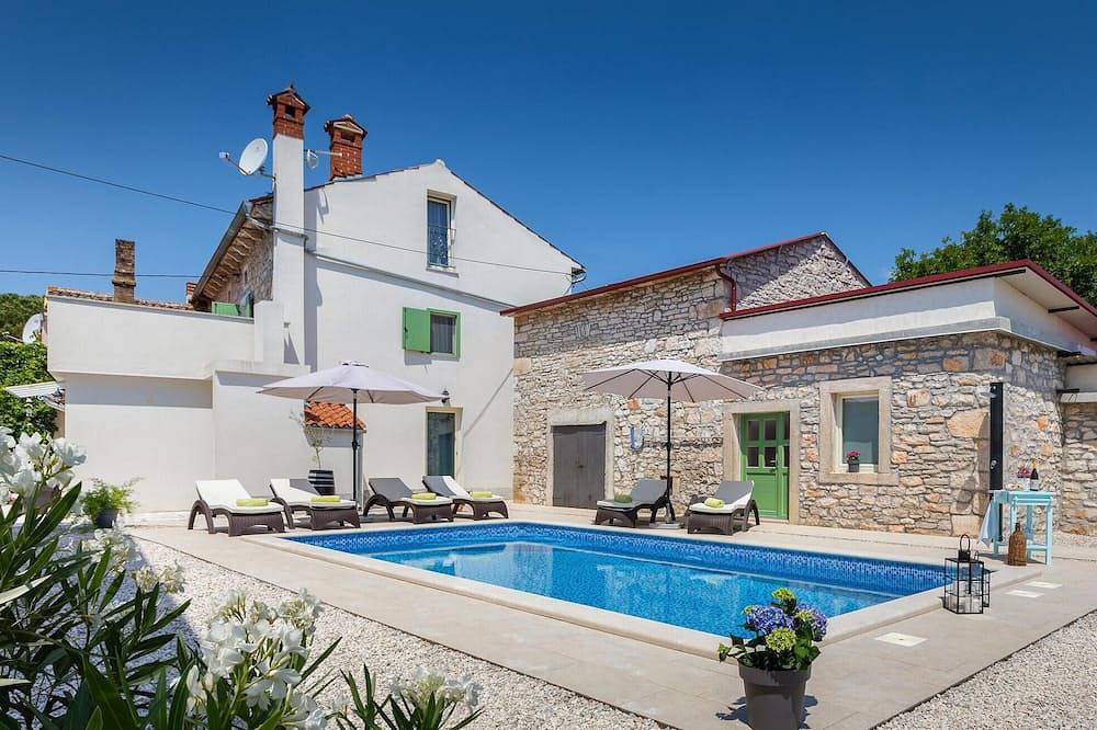 Lovely home in Duga Uvala in Marčana, Südküste Istrien