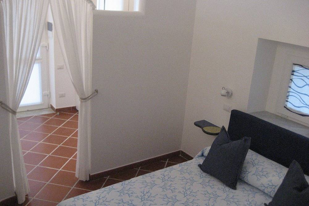La \"Suite 48\" mini casa de diseño para la pareja en la costa de Amalfi in Vietri sul Mare, Costa Amalfitana