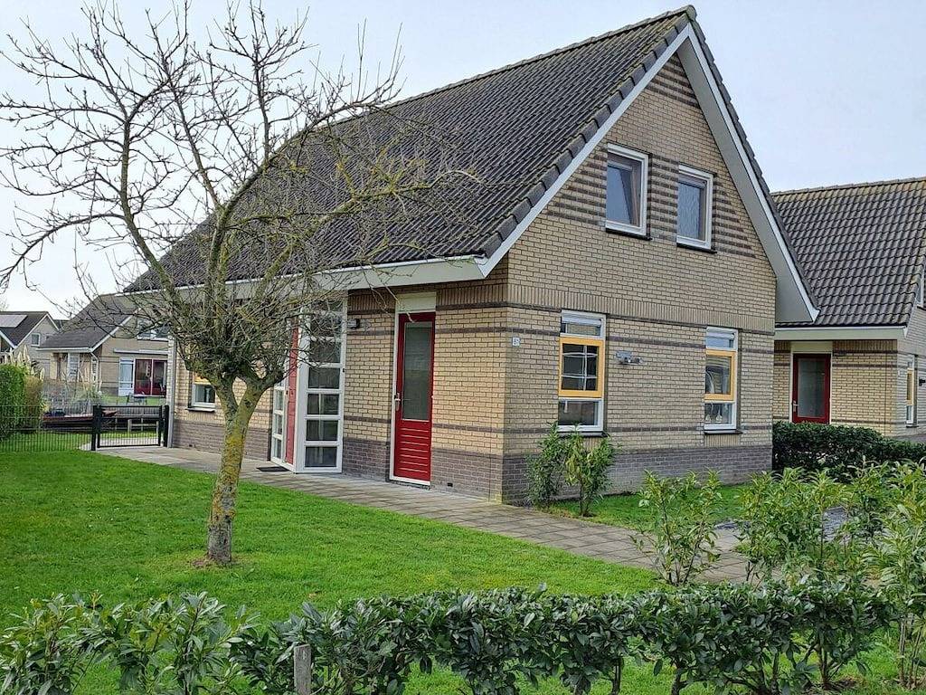 Ferienhaus in Medemblik mit Terrasse in Medemblik, Ijsselmeer