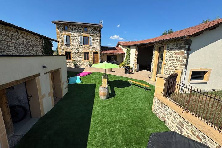 Location de vacances pour 8 personnes, avec jacuzzi dans Les Olmes