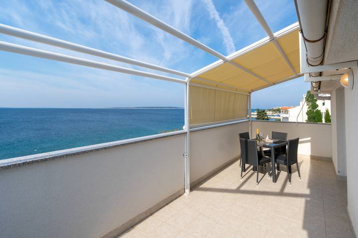 Apartament wakacyjny dla 4 osób, z balkon/ taras, zwierzęta dozwolone w Mandre