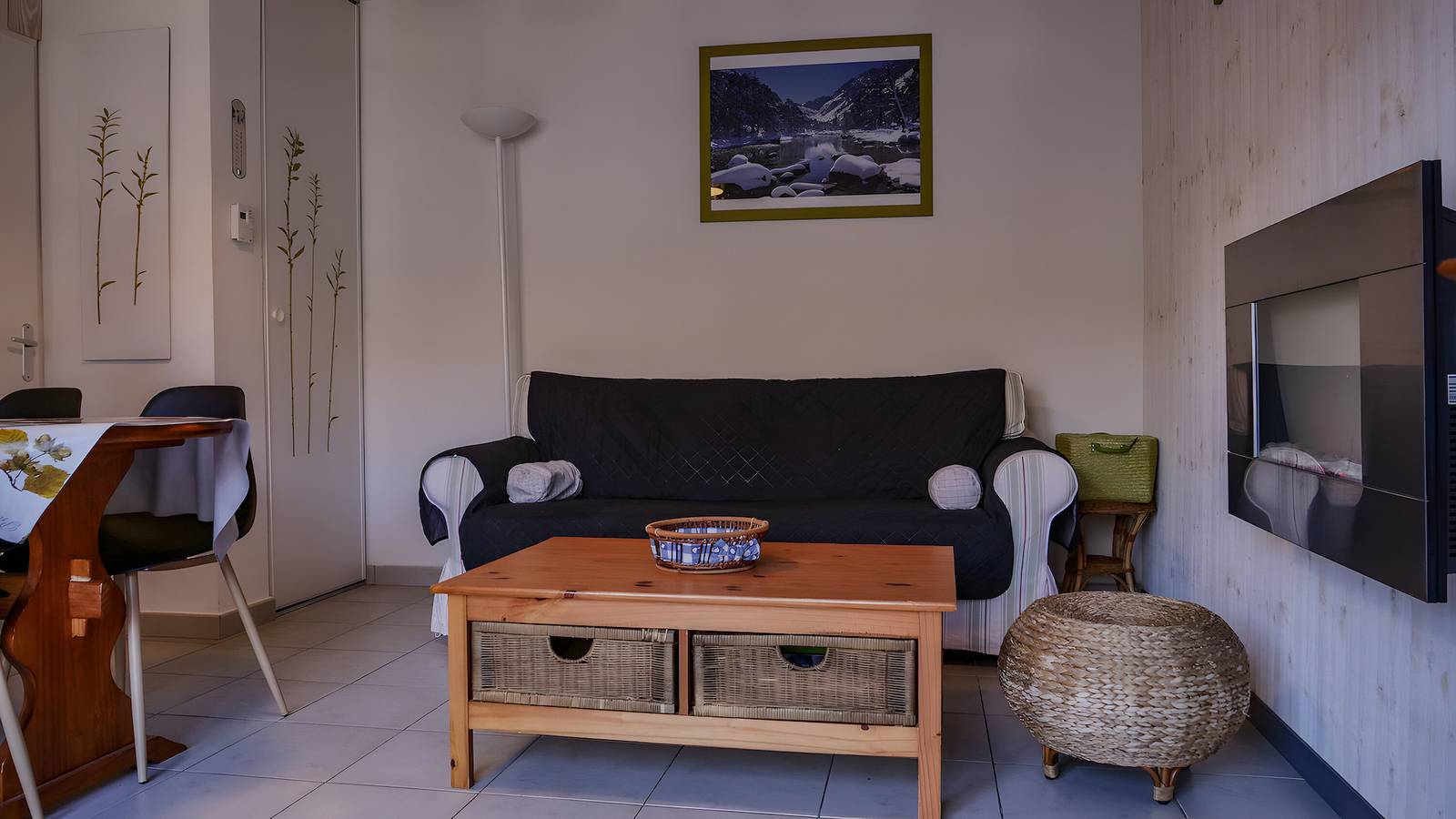 Gîte 'Clarabide' avec vue sur la montagne, terrasse privée et Wi-Fi in Loudenvielle, Pyrénées