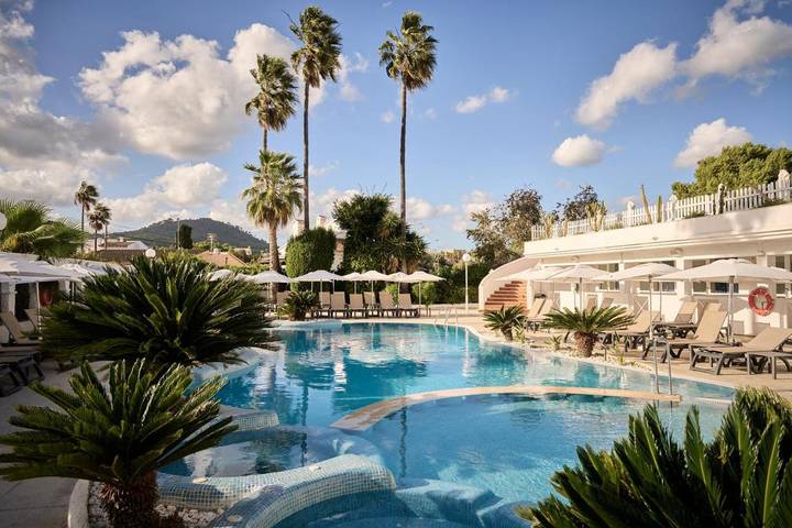 Hotel für 2 Personen, mit Terrasse und Whirlpool sowie Garten und Pool in Cala Bona