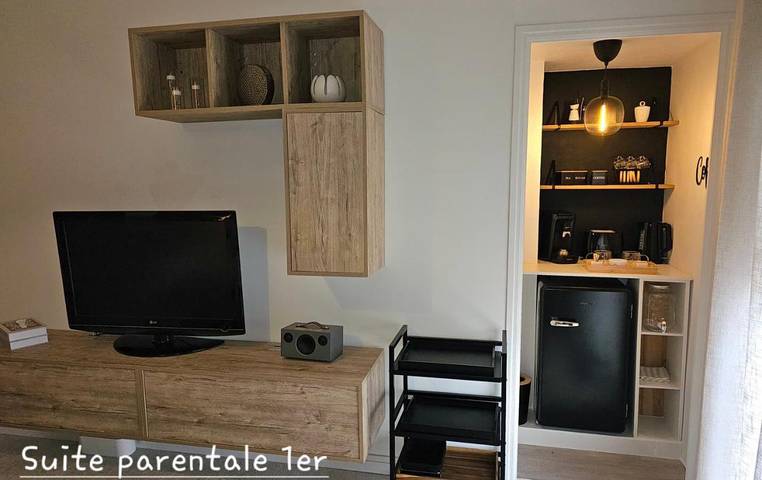 Chambre d’hôte pour 2 personnes, avec jardin ainsi que vue et piscine, animaux acceptés à Perpignan - 4