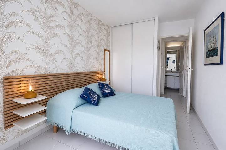Gîte pour 2 personnes, avec terrasse et piscine, animaux acceptés dans Calanque du Fournas - 2