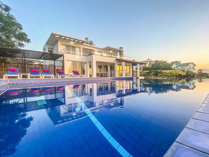 Holiday home for 10 people, with terrace and garden as well as pool - 1