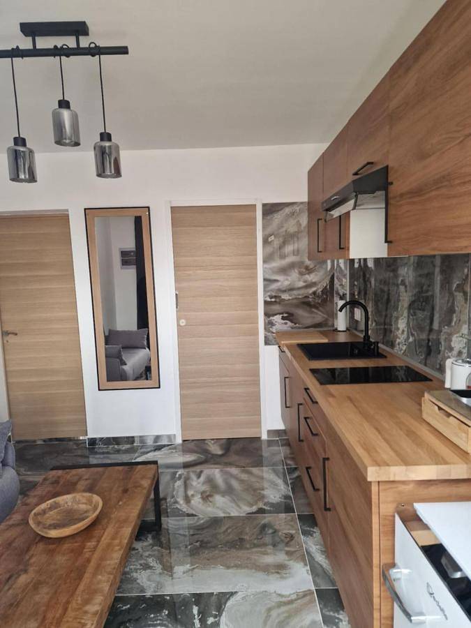 Gîte pour 2 personnes, avec jardin et piscine à Port-Saint-Louis-du-Rhône - 4