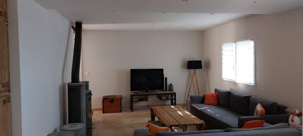 Location de vacances pour 10 personnes, avec piscine ainsi que jardin et vue à Saint-Paul-Trois-Châteaux - 2