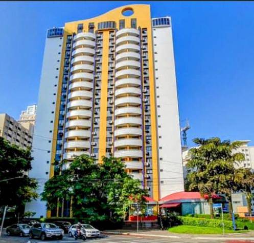Pousadas para 4 pessoas, com piscina e vista e ainda jardim em Moema
