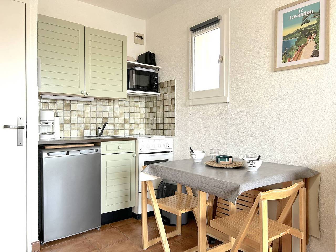 Appartement entier, Studio calme avec coin nuit, terrasse et parking - Proche plage et commerces in Le Lavandou, Parc national de Port-Cros
