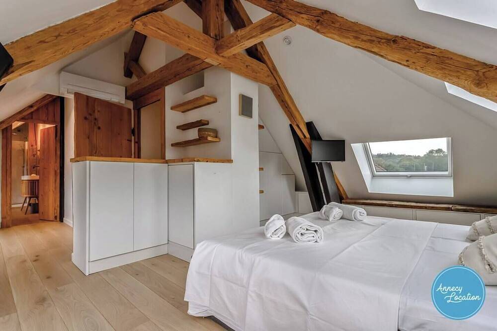 Entire apartment, Les Amandiers - T4 apartment in Talloires-Montmin, Annecy region