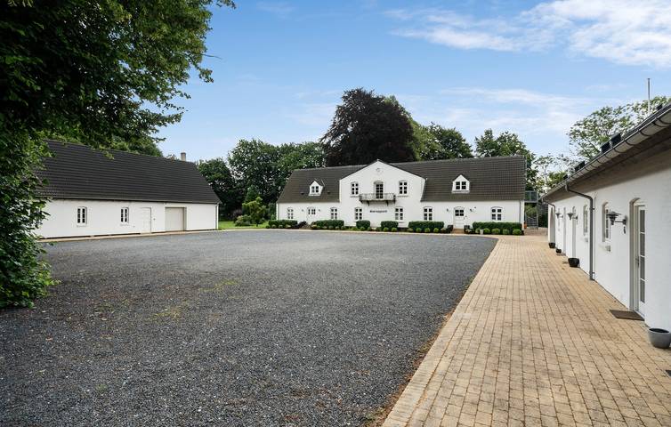 Ferienwohnung für 6 Personen, mit Garten und Whirlpool sowie Terrasse, mit Haustier