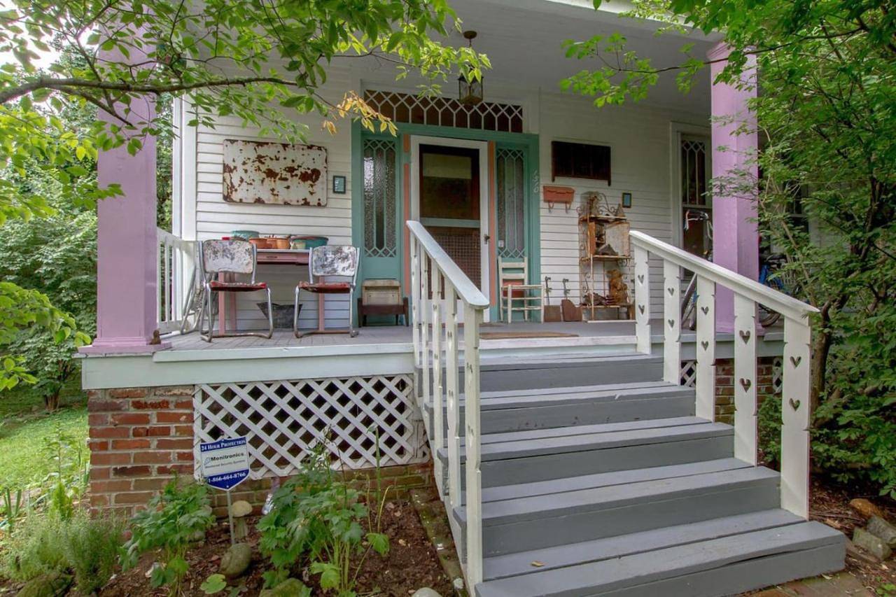 Petite Vintage Charmer Trendy East Nashville in Nashville, Tennessee