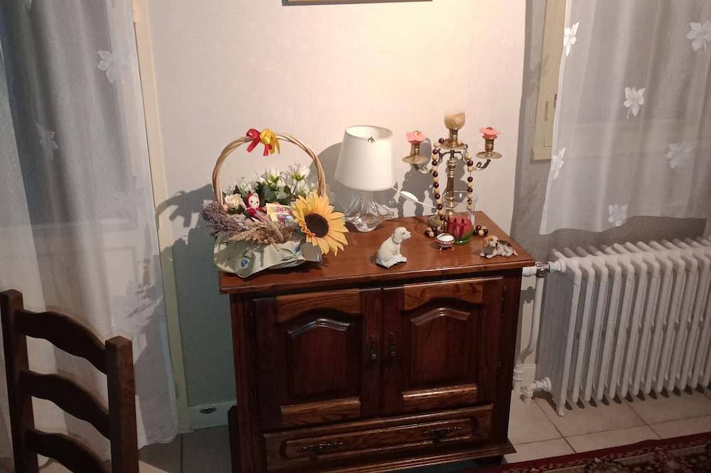 Complete house, parking, garage and garden in Montluçon, Montluçon region