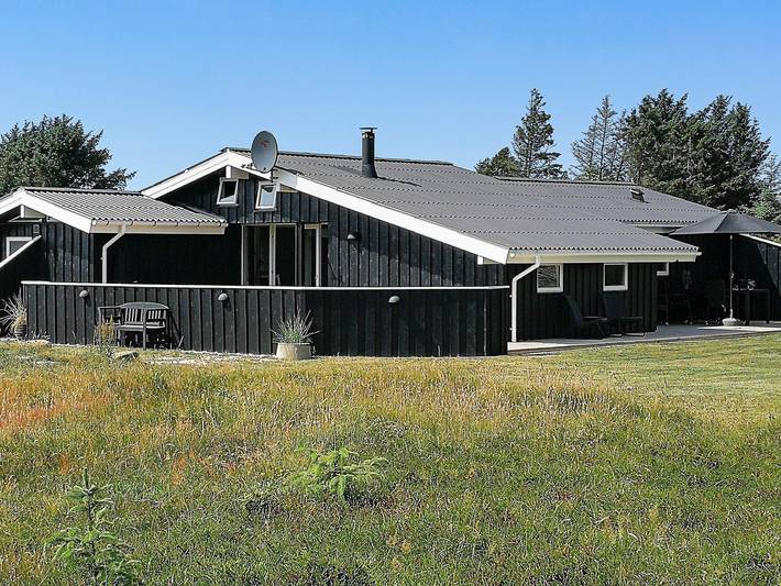 Ferienhaus für 9 Personen, mit Whirlpool und Terrasse sowie Sauna in Grønhøj Strand