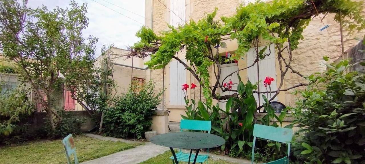 Villa Jardin fleuri in Avignon, Vaucluse