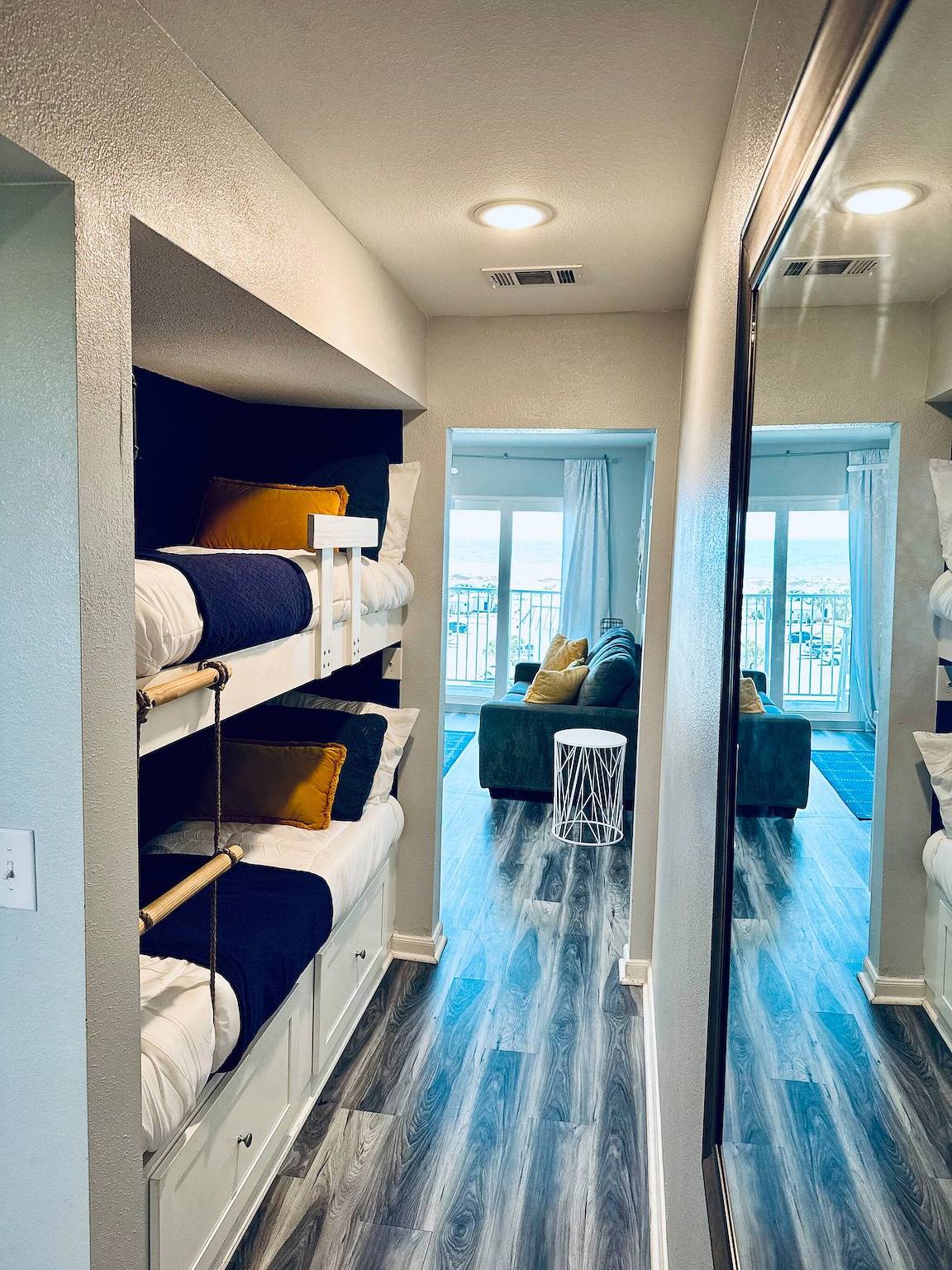 Entire apartment, Beach view Plantation 4515 with multiple resort amenities in Edith Hammock, Mobile Bay