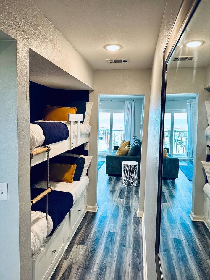 Vacation apartment for 8 people, with hot tub and yard as well as sauna - 1