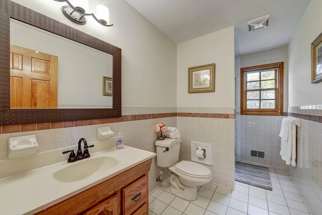 Das exklusive Luxushaus in der Stadt befindet sich in der Nähe von allem, was Princeton zu bieten hat in Princeton Township, Mercer County