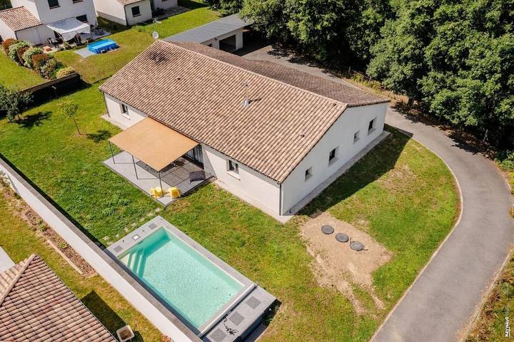 Location de vacances pour 8 personnes, avec jardin et piscine à Saint-Sulpice-la-Pointe - 3