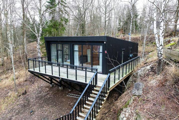 Moderne Waldvilla mit Meerblick und Sauna in Trollhättan, Vänern