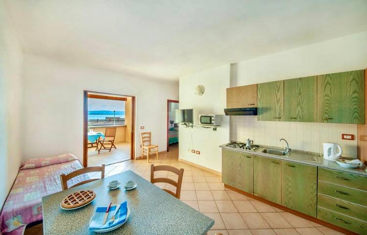 Appart’hôtel pour 4 personnes, avec Balcon et Terrasse à Isola Rossa