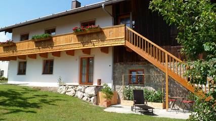 Ferienwohnung für 2 Personen, mit Balkon und Garten am Chiemsee