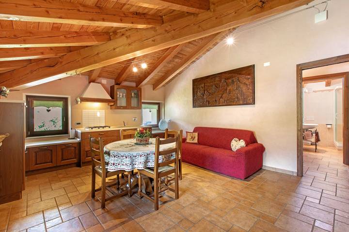 Appartamento intero, Appartamento 'La Maison De Deni - Vista Montagna' con vista sulle montagne, giardino privato e Wi-Fi in Aymavilles, Comune di Aymavilles