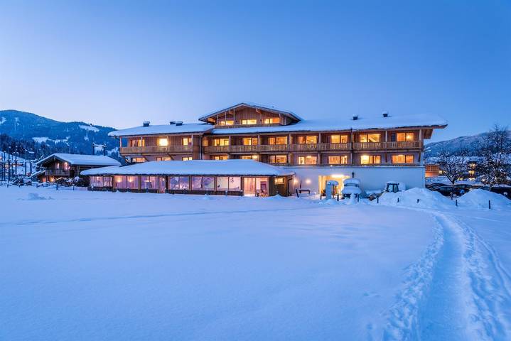 Hütte für 2 Personen, mit Garten und Sauna sowie Pool, kinderfreundlich in Flachau - 2
