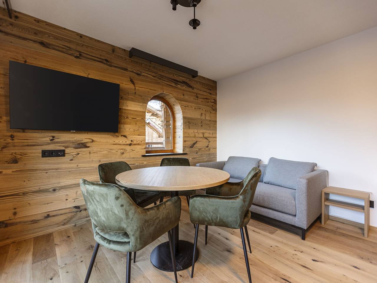 Ganze Wohnung, Großzügige Wohnung mit Sauna in Lechtaler Alpen, Lermoos