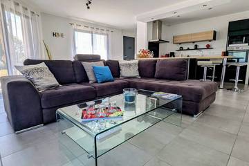 Gîte pour 7 personnes, avec terrasse et jardin à Saint-Hilaire-du-Rosier