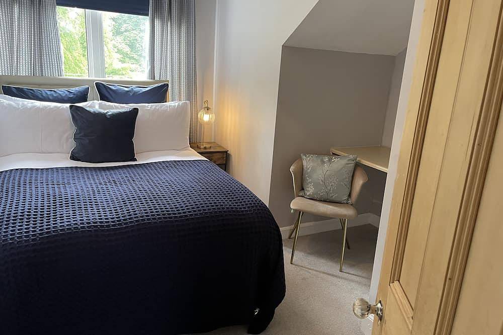 Entire apartment, Stylish Riverside Apartment set in a beautiful popular park. in Dumfries, Dumfries and Galloway