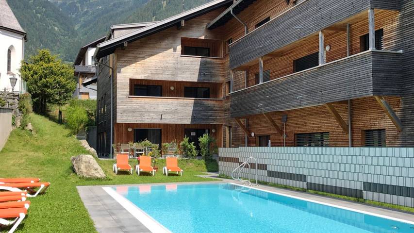 Ferienwohnung für 7 Personen, mit Sauna und Ausblick sowie Pool und Garten im Montafon