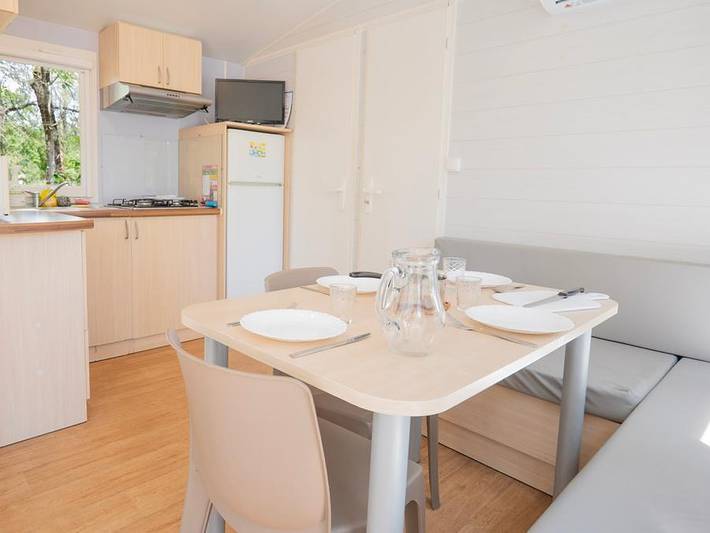 Camping Le Parc - Mobile home 4 persons - Standard in Saint-Paul-en-Forêt, Draguignan region