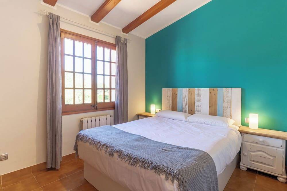 Ca la Goyi: piscina, sala de juegos, petanca, futbolín, ping-pong...Todo en uno. in Caldas de Malavella, Costa Brava